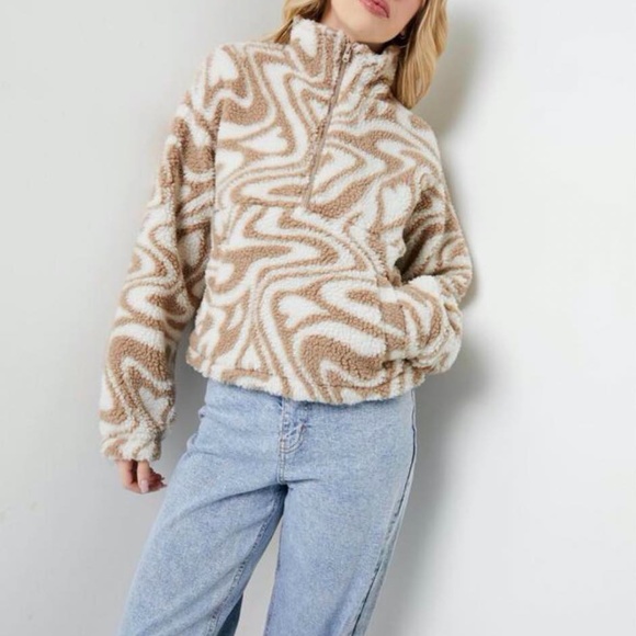 [HOST PICK✨] ARDENE Cozy Sherpa Swirl Latte Print Sweatshirt Women Size S - Picture 1 of 6